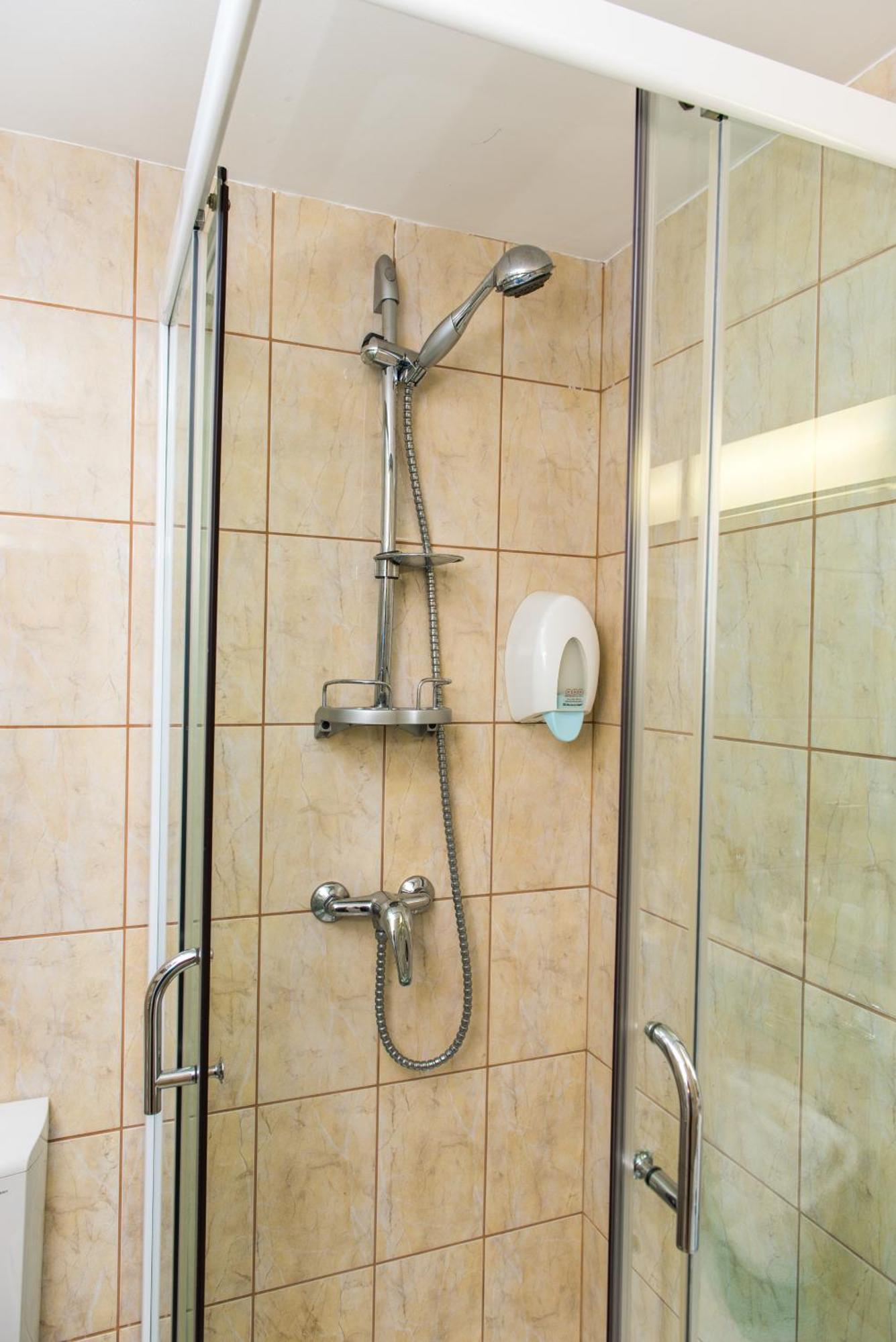 Hotel Lyra Oradea Rum bild