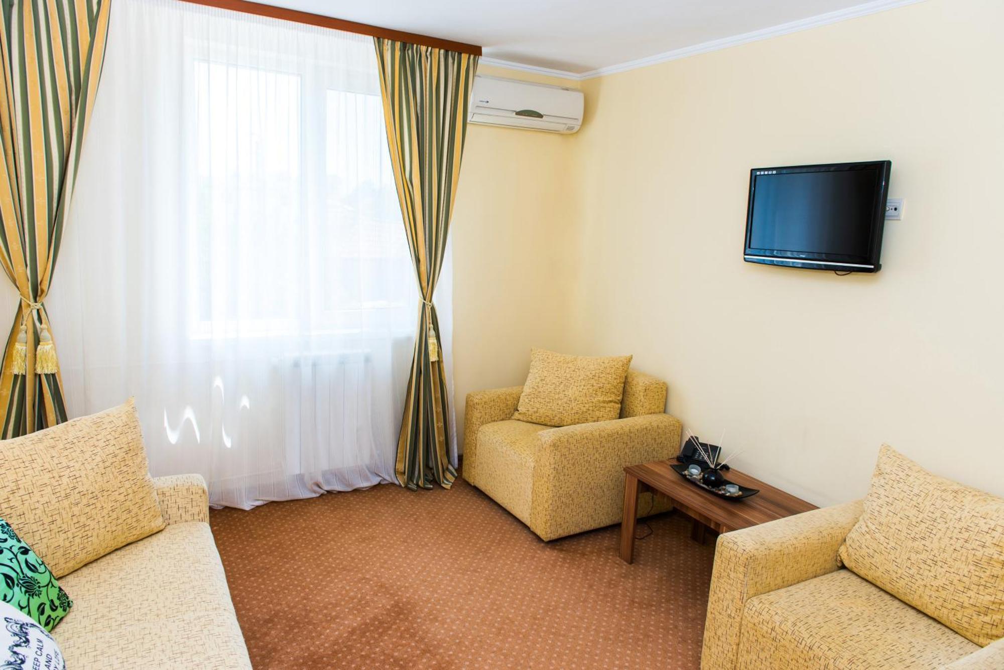Hotel Lyra Oradea Rum bild